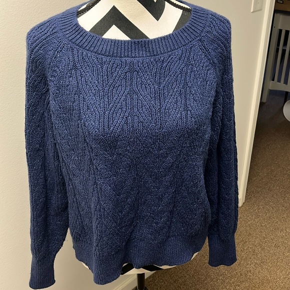 Old Navy chunky blue sweater size M - Picture 1 of 6